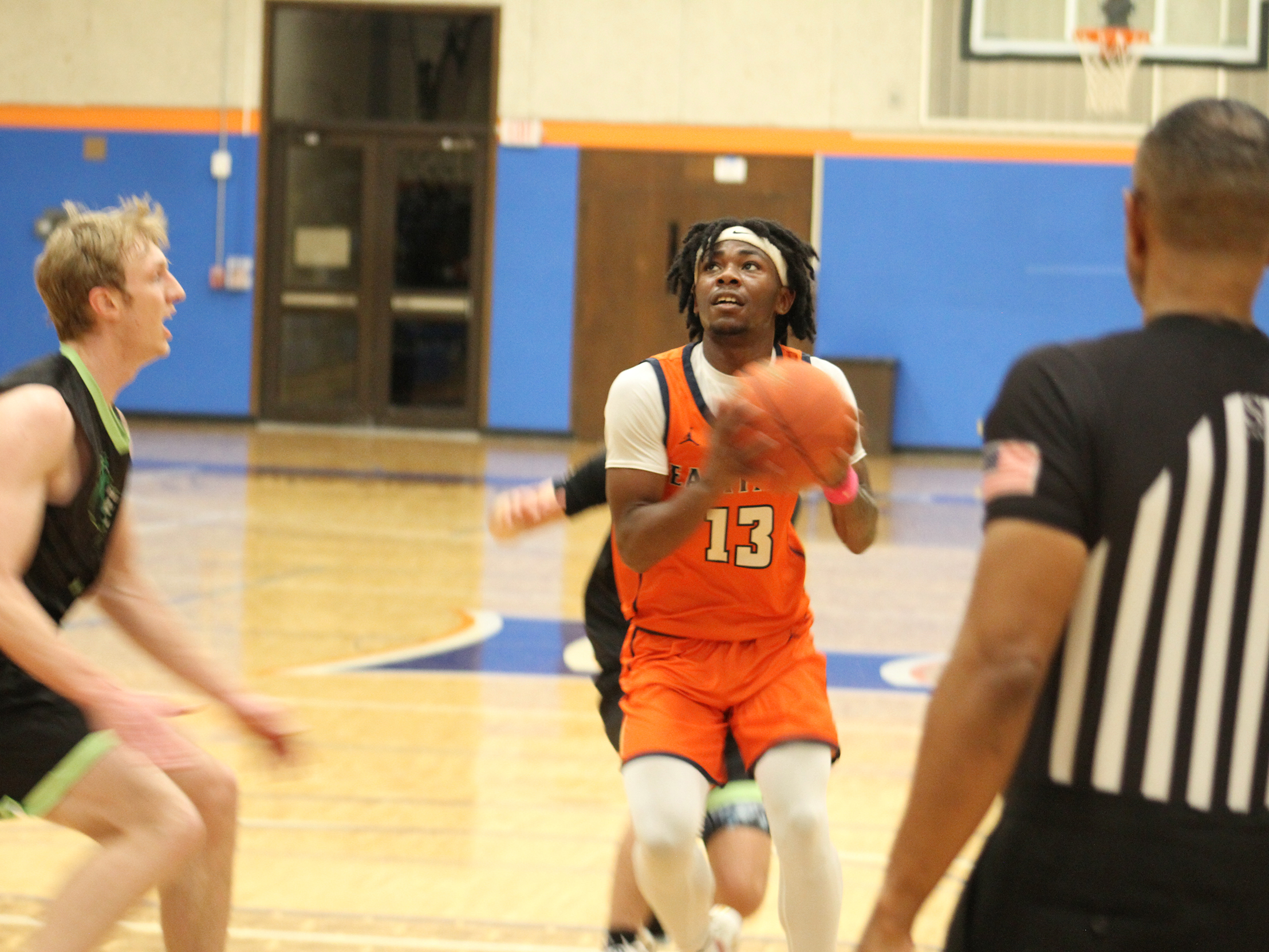 Eastfield Outlasts Brookhaven, 87-82